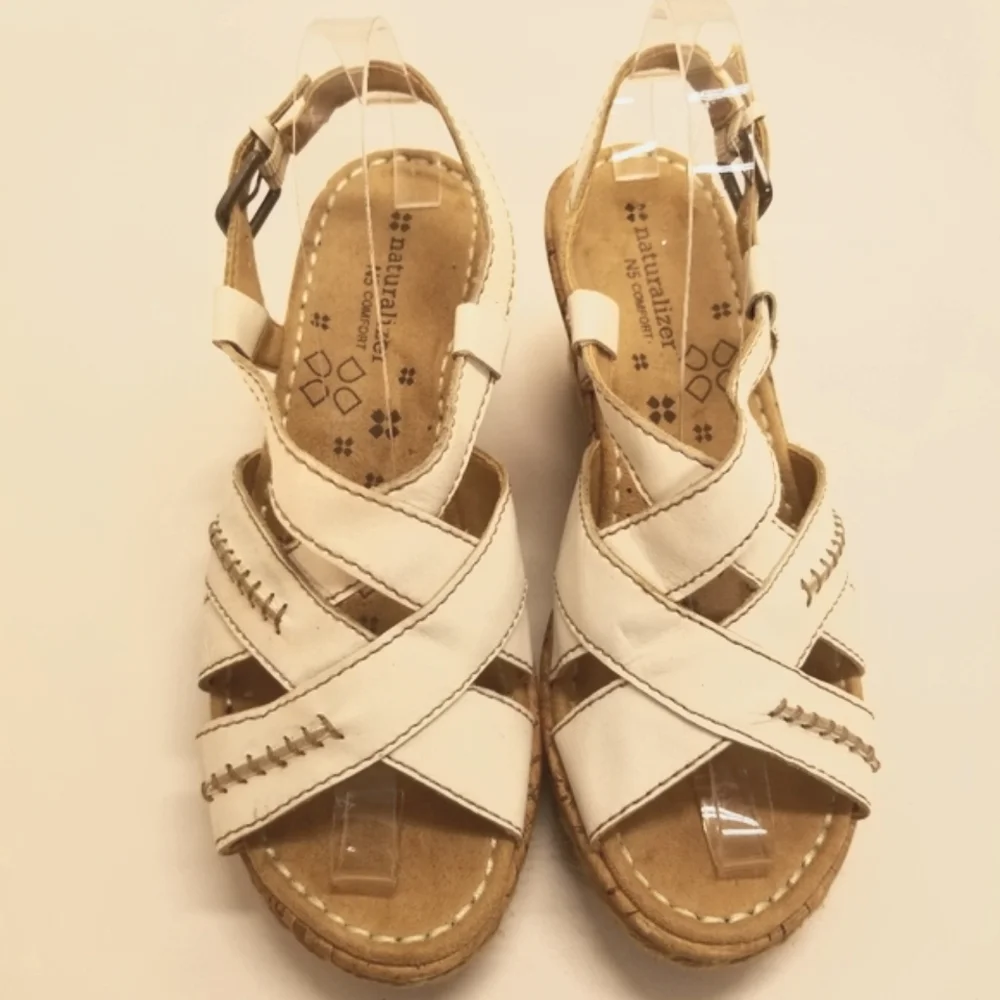 Naturalizer Norma Womans Size 8M White Leather Wedge Heel Sandal  Sling Back